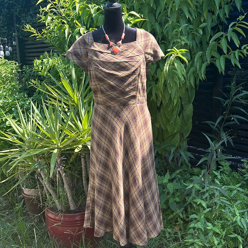 Sundance Plaid Dress Y2K 40s Style  10